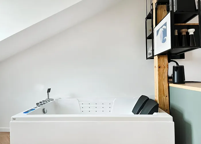 Premium Jacuzzi With Air Conditioning, Main Square Cracow Appartement