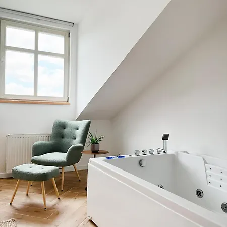 Premium Jacuzzi With Air Conditioning, Main Square Cracow Apartmán *